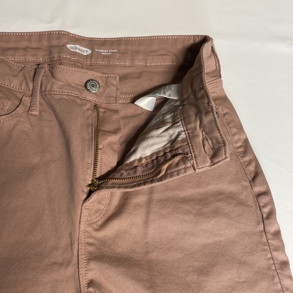 OLD NAVY HIGH RISE BERMUDA SHORTS SIZE 6 - Picture 4 of 7